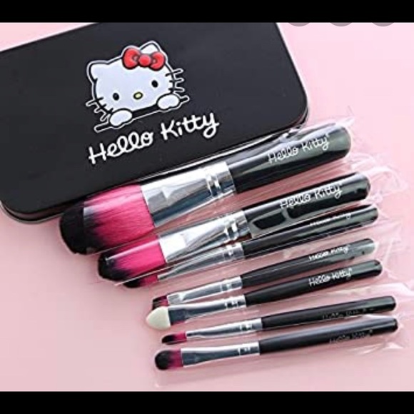 Hello Kitty Mini 7 Piece Makeup Brush Set Black - Picture 1 of 3